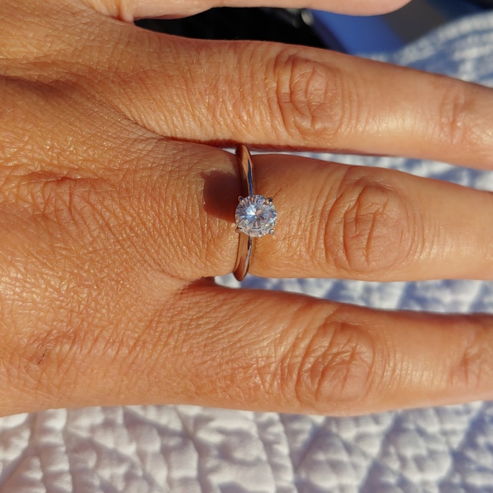 Gorgeous CZ Solitare Engagement Ring!!!